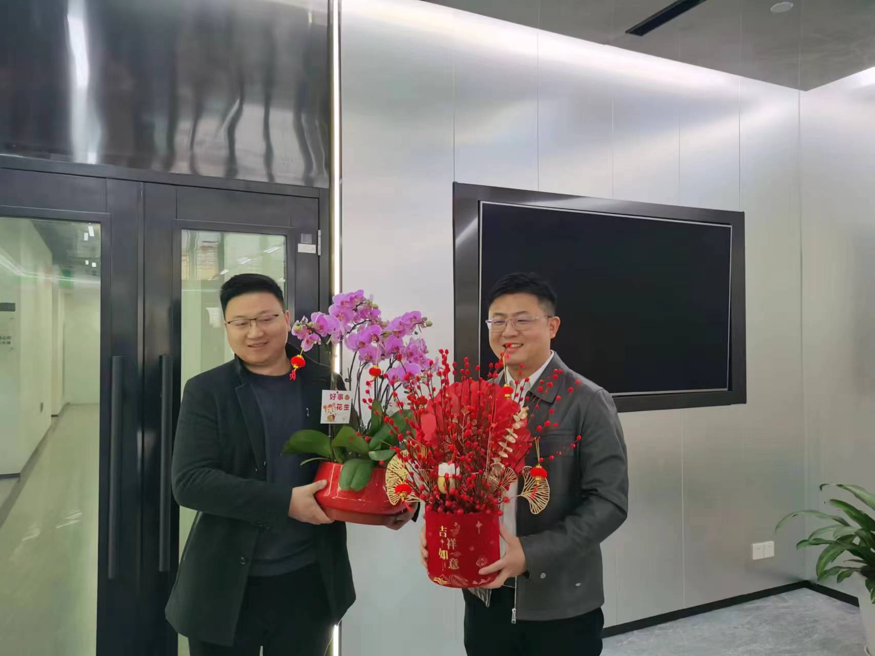 上海邁維動(dòng)漫科技有限公司喜迎新年喬遷之喜：立足新起點(diǎn)，開(kāi)啟新征程！(圖3)