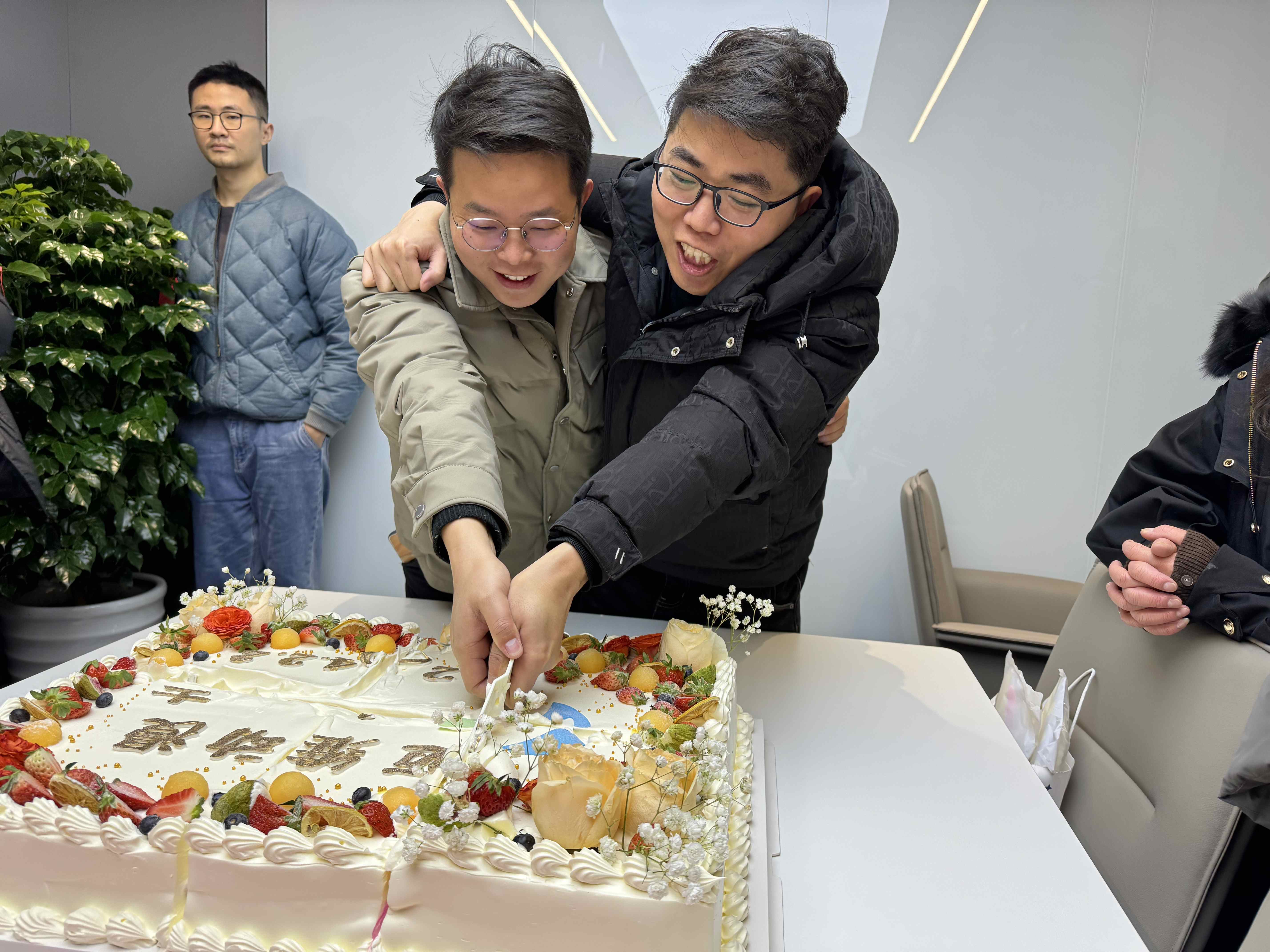 上海邁維動(dòng)漫科技有限公司喜迎新年喬遷之喜：立足新起點(diǎn)，開(kāi)啟新征程！(圖9)